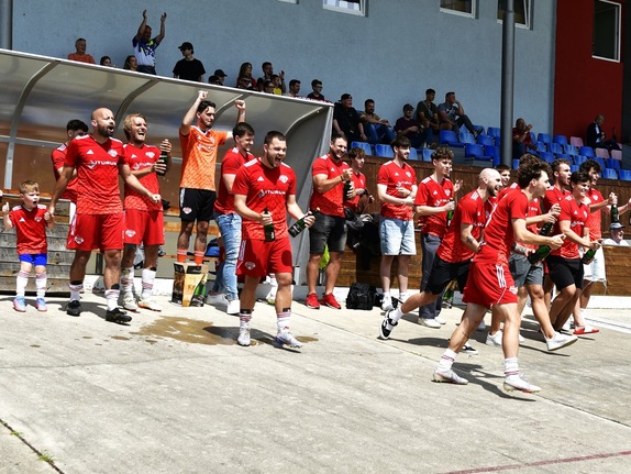 mistři - postup do ČFL 9